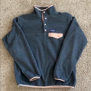 Gray and light peach Patagonia Synchilla pullover